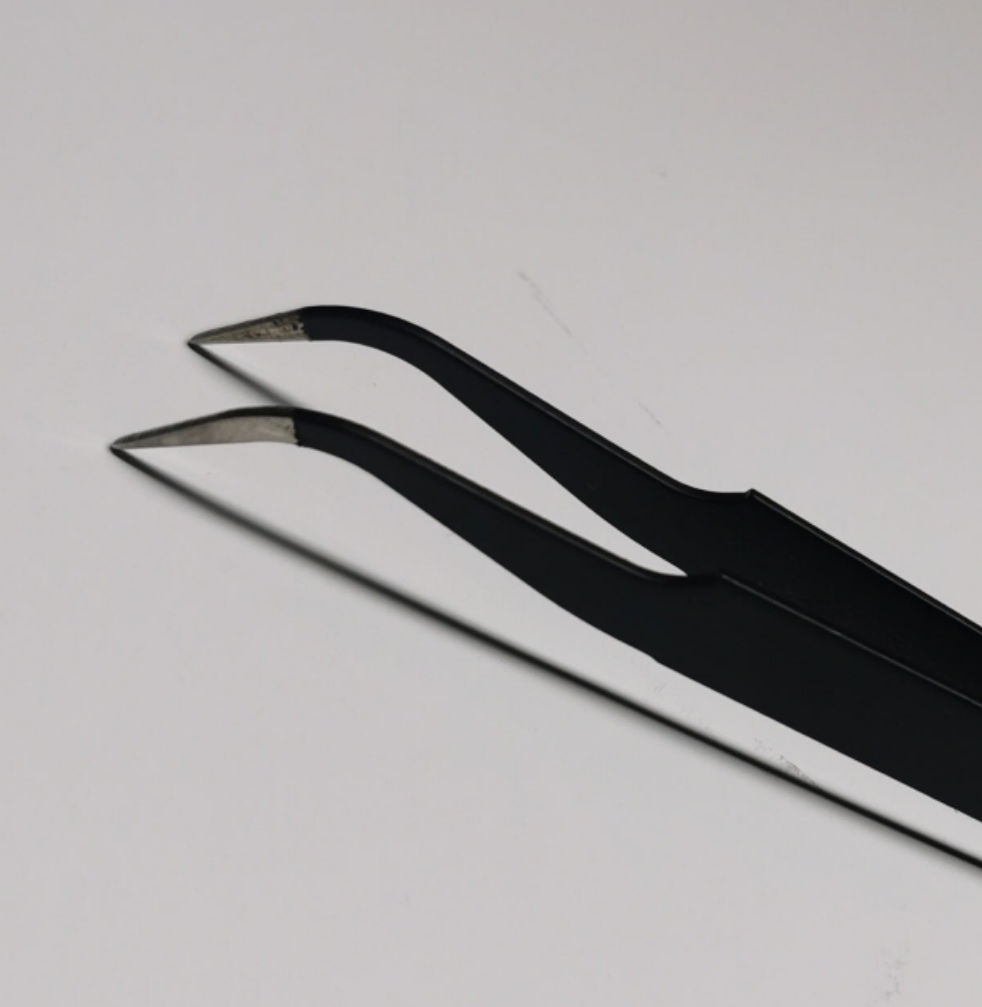 Tweezers